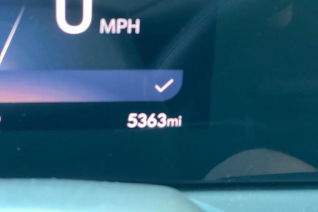 Photo of 2025 Summit White Buick Envista