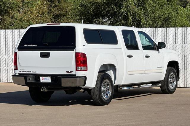 Photo of 2007 Summit White GMC Sierra 1500