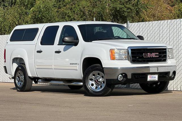 Photo of 2007 Summit White GMC Sierra 1500