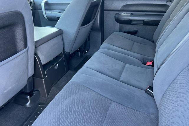 Photo of 2007 Summit White GMC Sierra 1500