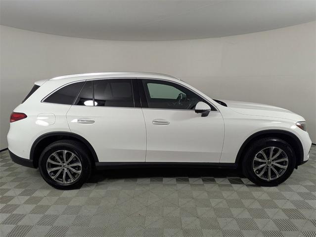 Photo of 2024 Polar White Mercedes-Benz GLC 300