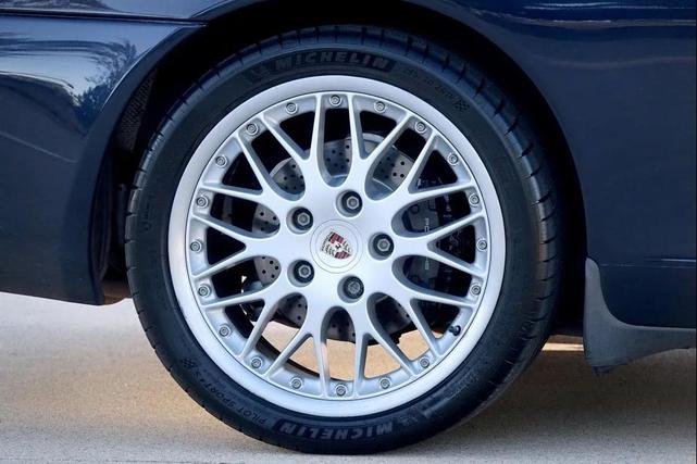 Photo of 2004  Porsche 911
