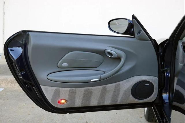 Photo of 2004  Porsche 911