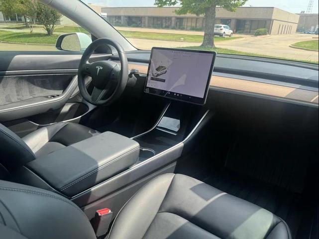 Photo of 2020  Tesla Model 3