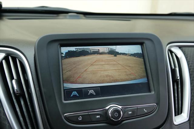 Photo of 2018 Silver Chevrolet Malibu