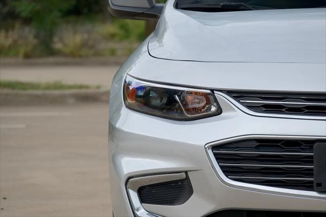 Photo of 2018 Silver Chevrolet Malibu