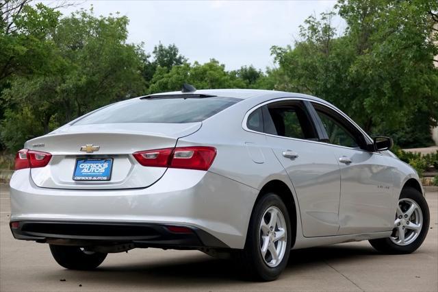 Photo of 2018 Silver Chevrolet Malibu