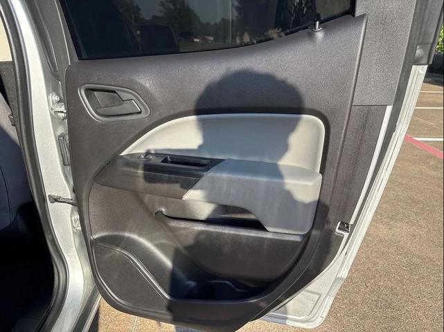 Photo of 2017 Silver Chevrolet Colorado