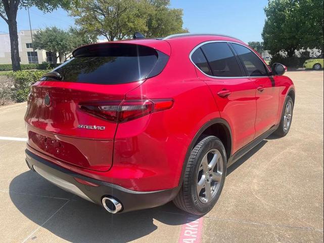 Photo of 2021 Red Alfa Romeo Stelvio