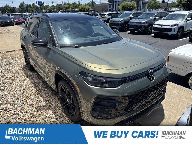 Photo of 2025 Avocado Green W/Black Roof Volkswagen Tiguan