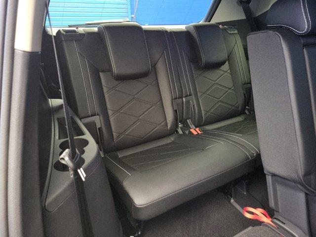Photo of 2025 Deep Black Pearl Effect Volkswagen Atlas
