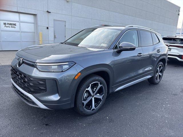 Photo of 2025 Platinum Gray Metallic Volkswagen Tiguan