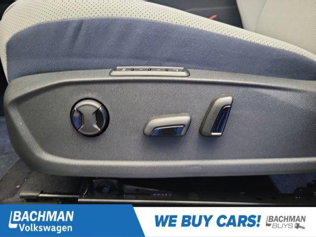 Photo of 2025 Pure Gray Volkswagen ID.4