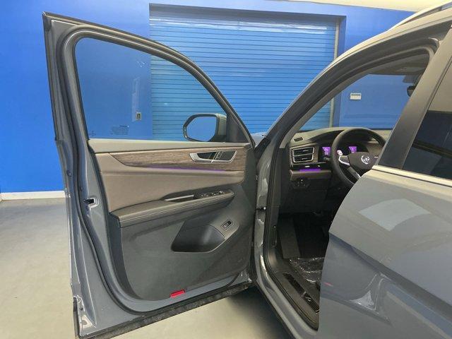 Photo of 2025 Pure Gray Volkswagen Atlas