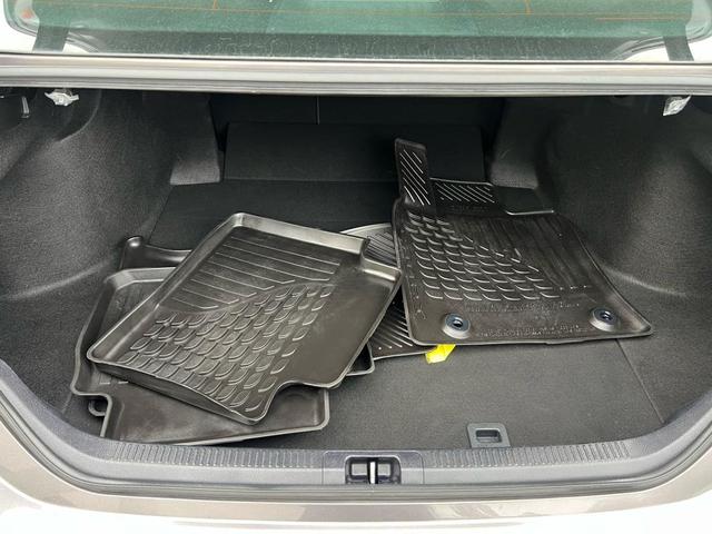 Photo of 2021 Predawn Gray Mica Toyota Camry