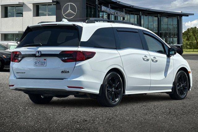 Photo of 2023 White Honda Odyssey