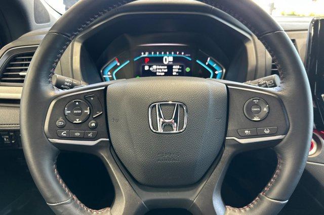 Photo of 2023 White Honda Odyssey