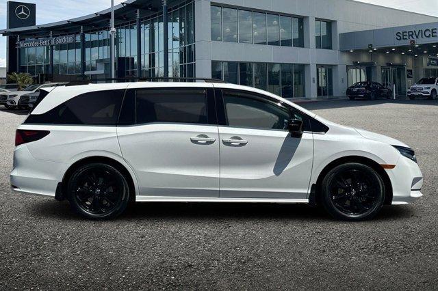 Photo of 2023 White Honda Odyssey