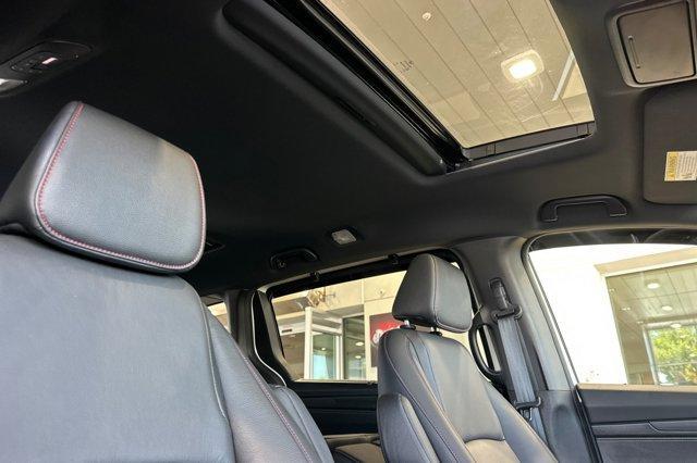 Photo of 2023 White Honda Odyssey