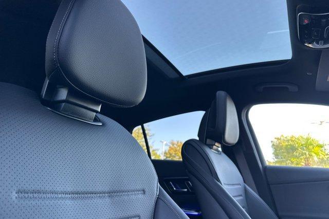 Photo of 2026 Polar White Mercedes-Benz GLC 300