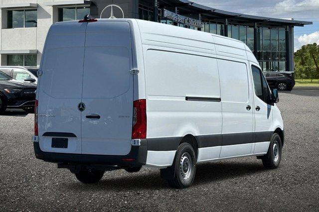 Photo of 2025 Arctic White Mercedes-Benz Sprinter 2500