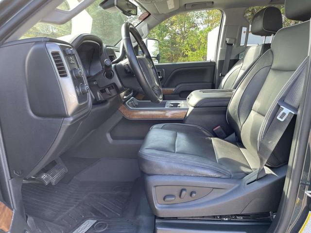 Photo of 2019 Graphite Metallic Chevrolet Silverado 2500