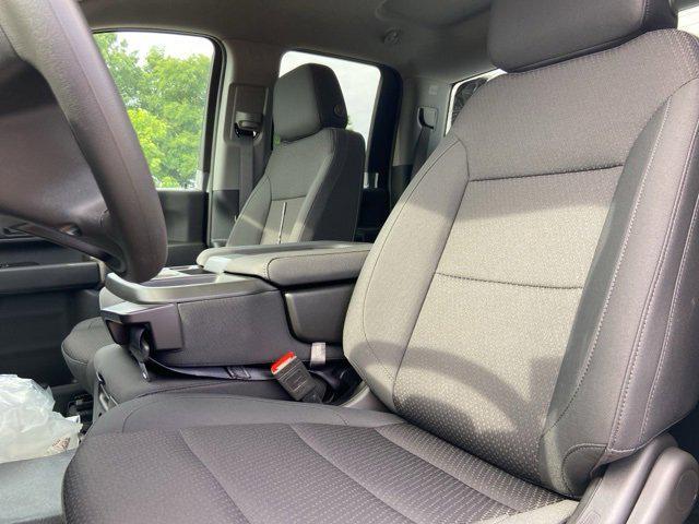 Photo of 2025 Summit White Chevrolet Silverado 3500