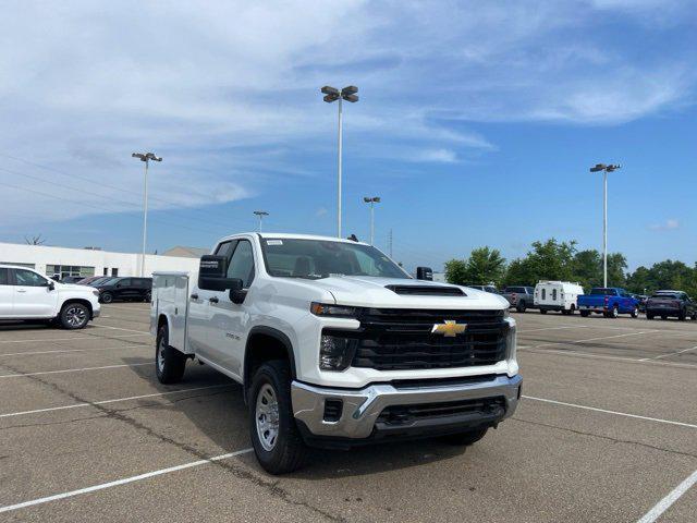 Photo of 2025 Summit White Chevrolet Silverado 3500