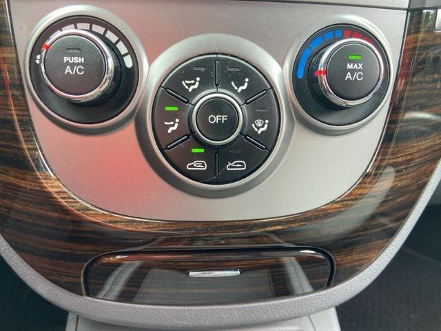 Photo of 2011 Moonstone Silver Hyundai SANTA FE