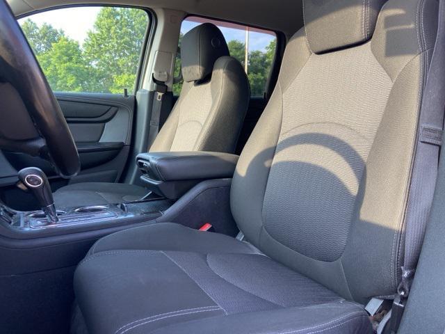 Photo of 2017 Siren Red Tintcoat Chevrolet Traverse