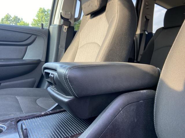 Photo of 2017 Siren Red Tintcoat Chevrolet Traverse