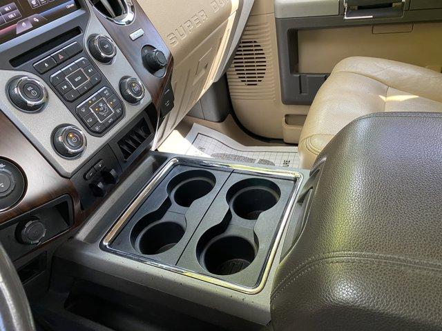 Photo of 2015 Oxford White Ford F-250
