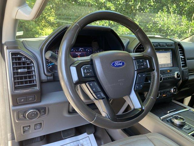 Photo of 2019 White Platinum Metallic Tri-Coat Ford Expedition