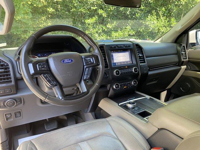 Photo of 2019 White Platinum Metallic Tri-Coat Ford Expedition