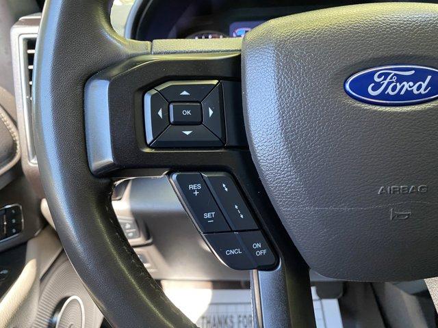 Photo of 2019 White Platinum Metallic Tri-Coat Ford Expedition