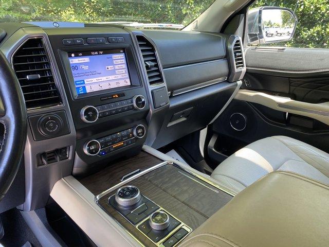 Photo of 2019 White Platinum Metallic Tri-Coat Ford Expedition