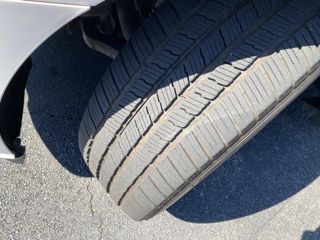 Photo of 2019 White Platinum Metallic Tri-Coat Ford Expedition