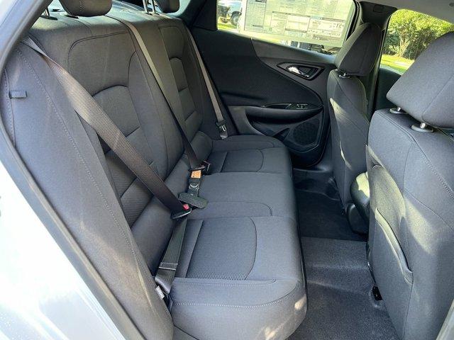 Photo of 2025 Summit White Chevrolet Malibu