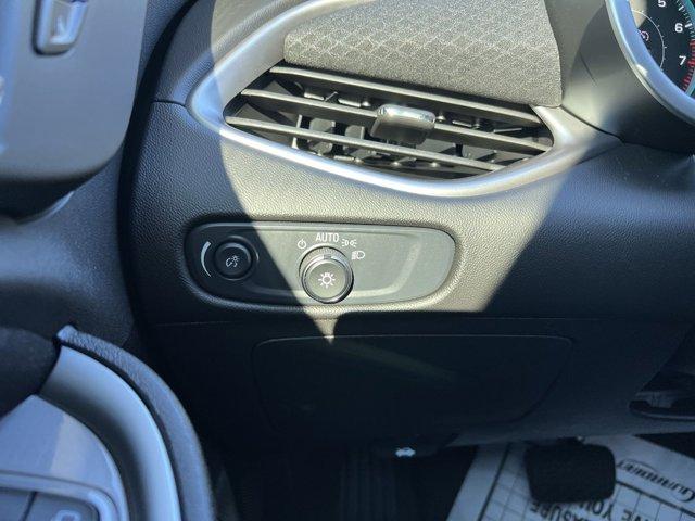 Photo of 2025 Summit White Chevrolet Malibu