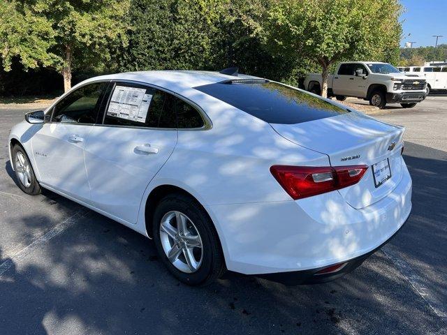 Photo of 2025 Summit White Chevrolet Malibu