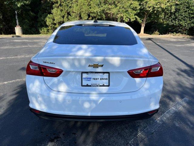 Photo of 2025 Summit White Chevrolet Malibu