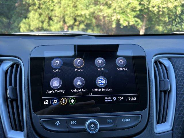 Photo of 2025 Summit White Chevrolet Malibu
