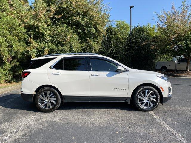 Photo of 2022 Iridescent Pearl Tricoat Chevrolet Equinox