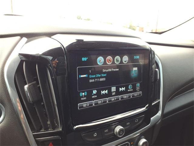 Photo of 2019 Summit White Chevrolet Traverse