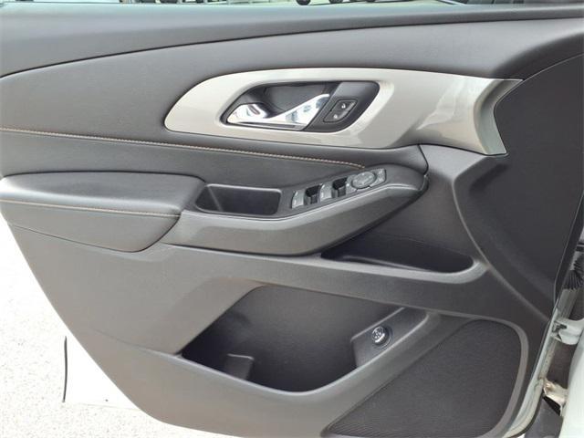 Photo of 2019 Summit White Chevrolet Traverse