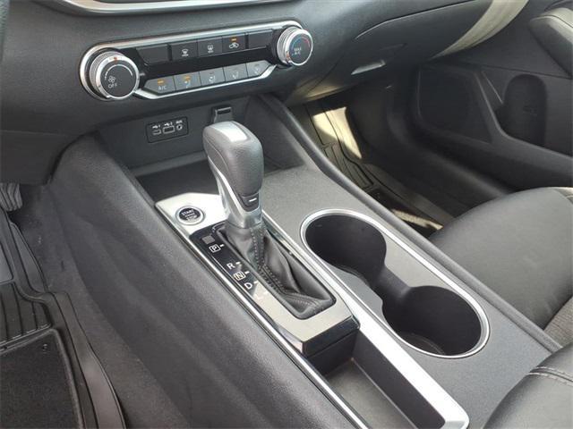 Photo of 2022 Super Black Nissan Altima