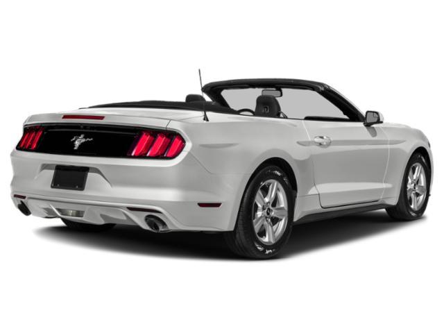 Photo of 2015 Oxford White Ford Mustang