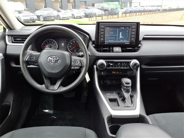 Photo of 2021 Super White Toyota RAV4
