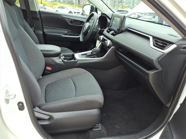 Photo of 2021 Super White Toyota RAV4