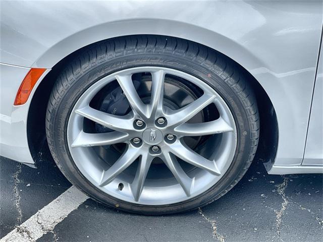 Photo of 2017 Crystal White Tricoat Cadillac XTS
